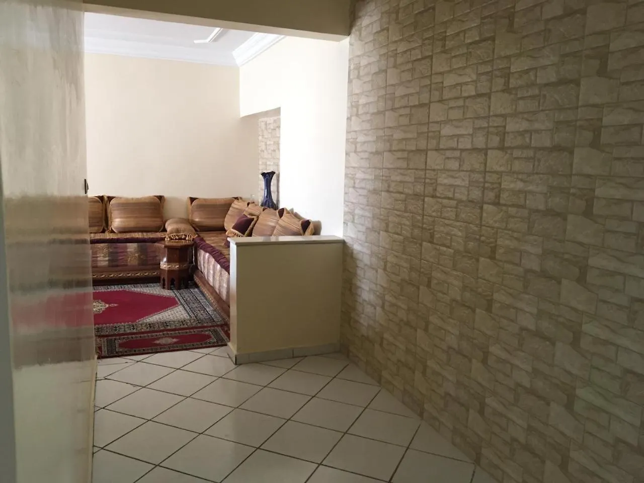 Appartement Spacieux Et Bien Desservi A אגאדיר